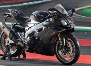 开云体育官网-当曼城蓝遇见卡塔尔金，加维的生涯之夜如何重新定义足球未来