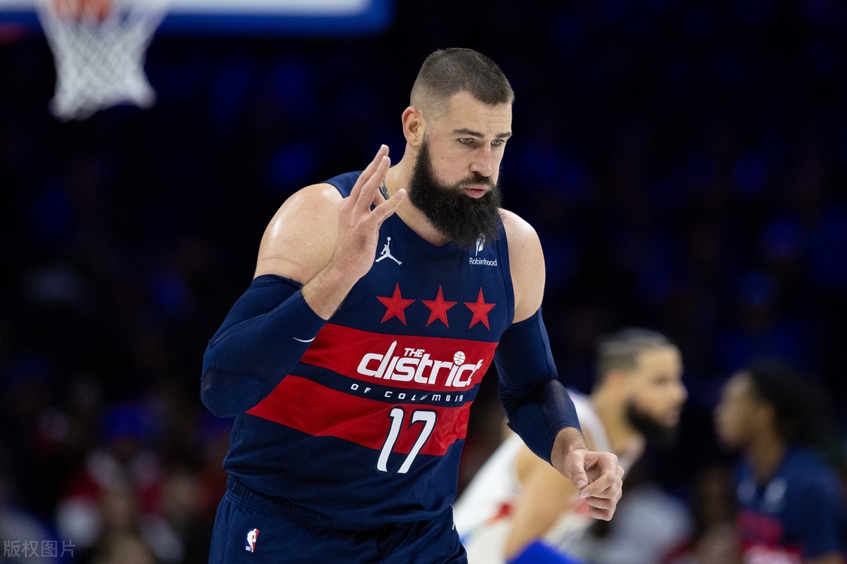 包含波兰男篮爆冷巴西男篮，瓦兰丘纳斯送出助攻的词条