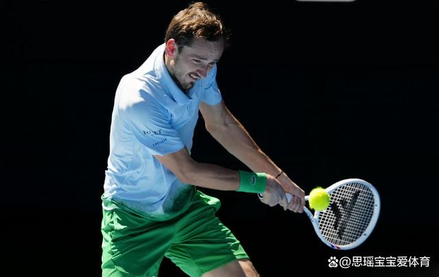 日本网球队鏖战澳大利亚网球队，瓦林卡统治全场