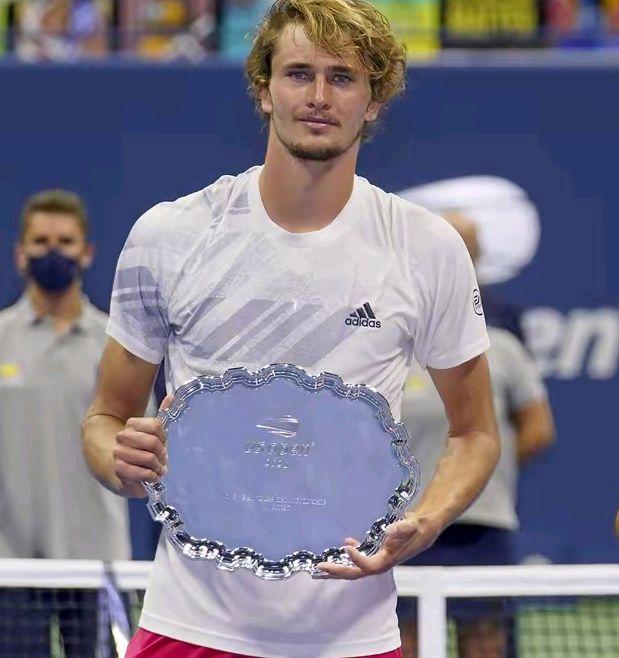 美国网球队翻盘澳大利亚网球队，兹维列夫绝境逆转