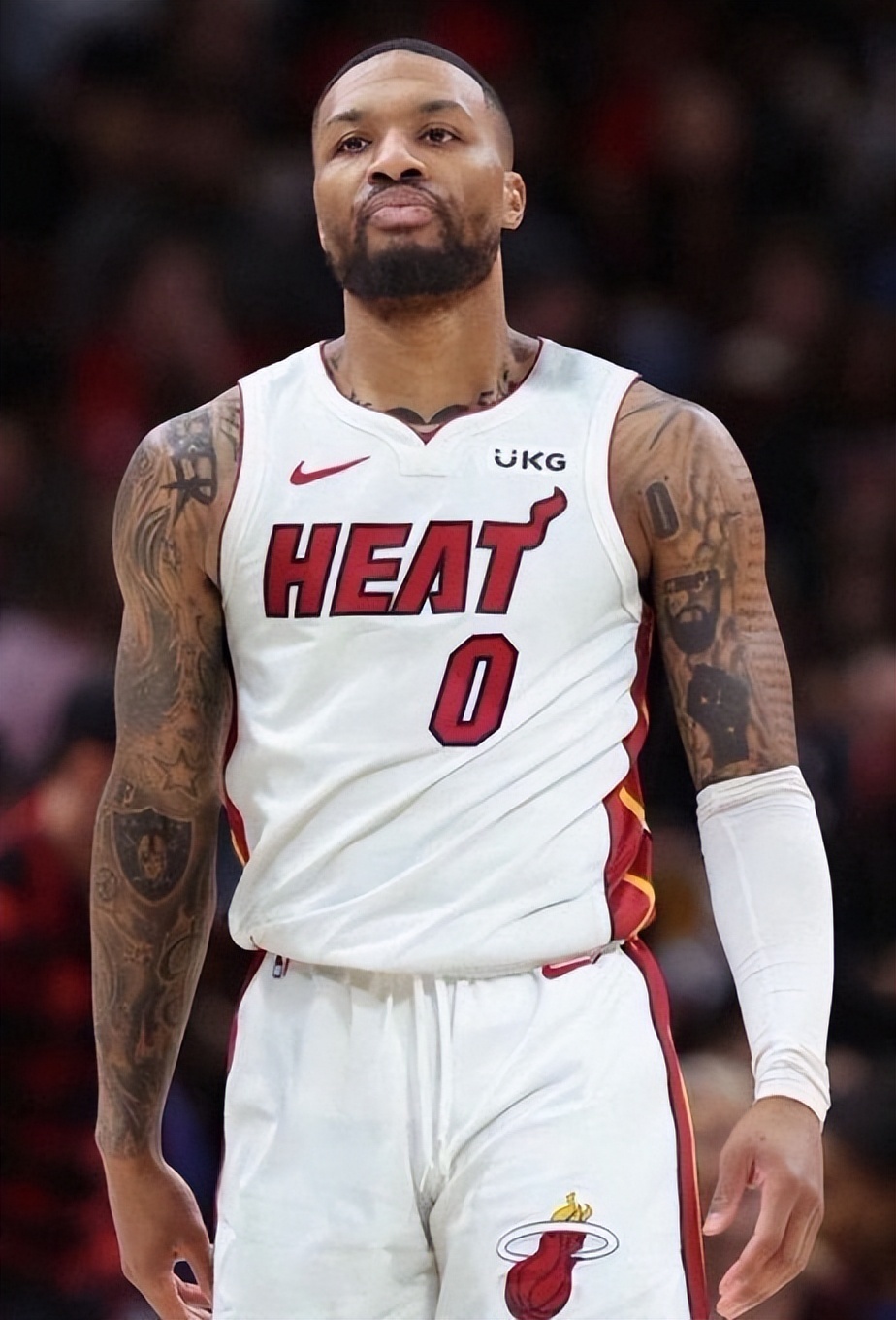 日本男篮强势热火，利拉德三分雨点燃全场