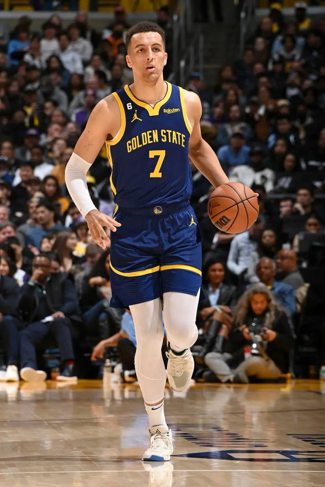 爵士豪胜奇才，米切尔终结低迷状态