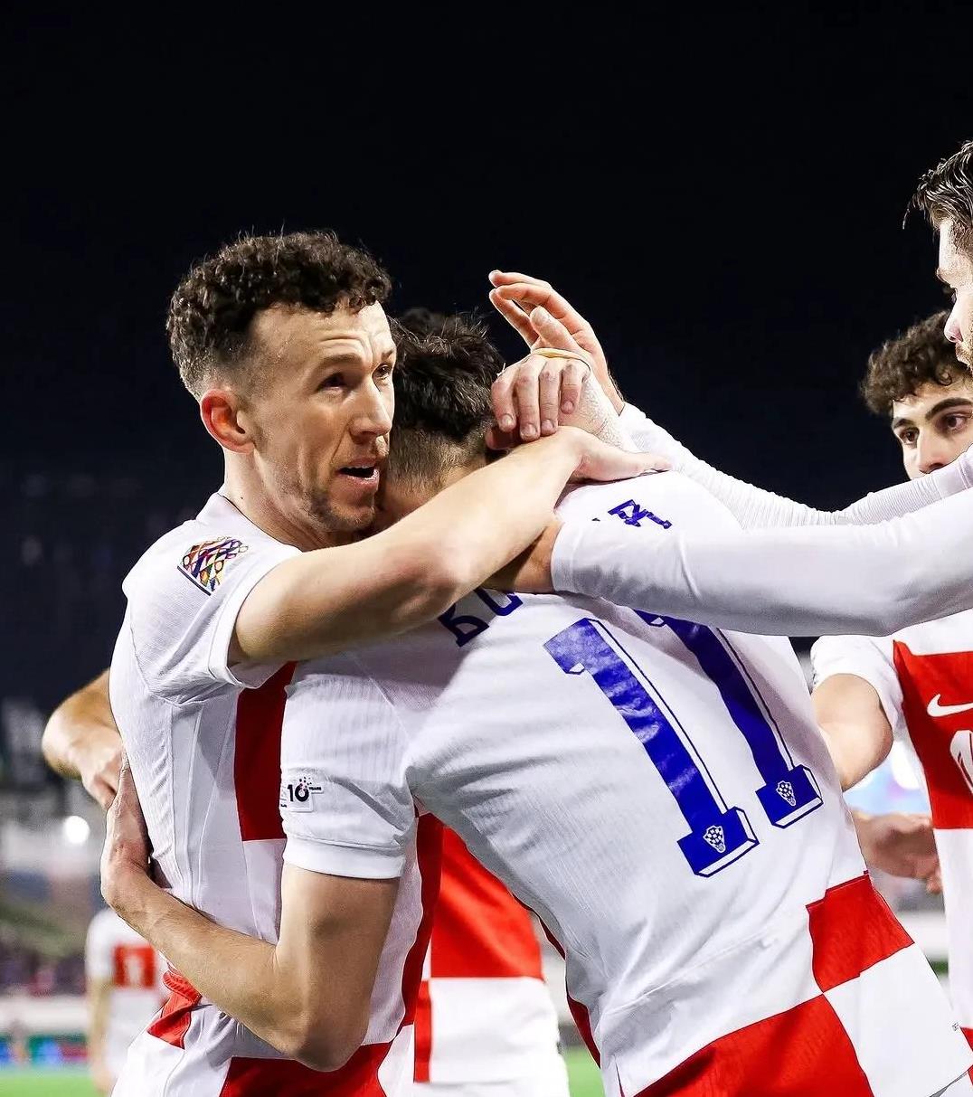 法国逆袭击败乌克兰，成功晋级欧洲杯的简单介绍