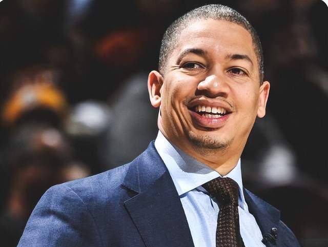 萨雷诺豪获四连胜,视野开阔朝前冲刺 萨雷诺豪获四连胜,视野开阔朝前冲刺