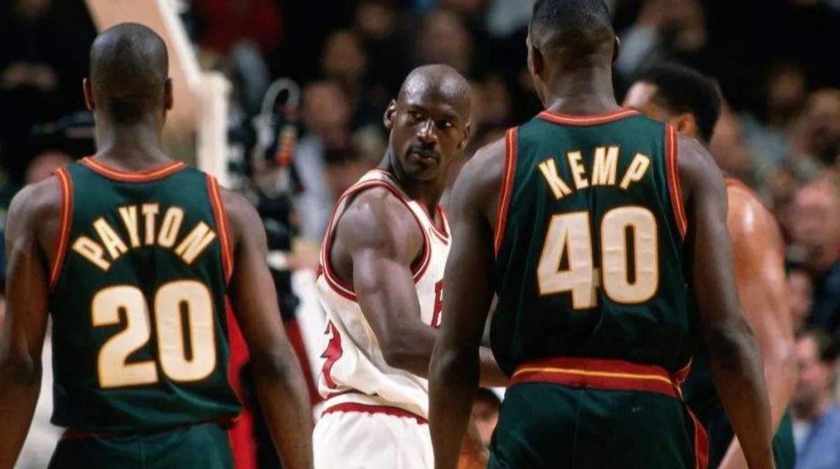 关于公牛队实力逐渐增强，追赶东部前四名的信息