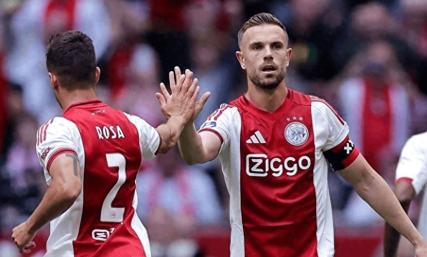 包含阿贾克斯客场逆转，保持荷甲领先优势的词条