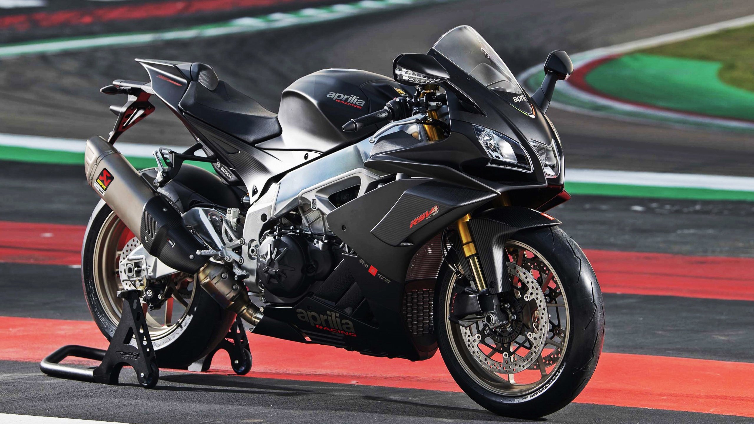 当曼城蓝遇见卡塔尔金，加维的生涯之夜如何重新定义足球未来