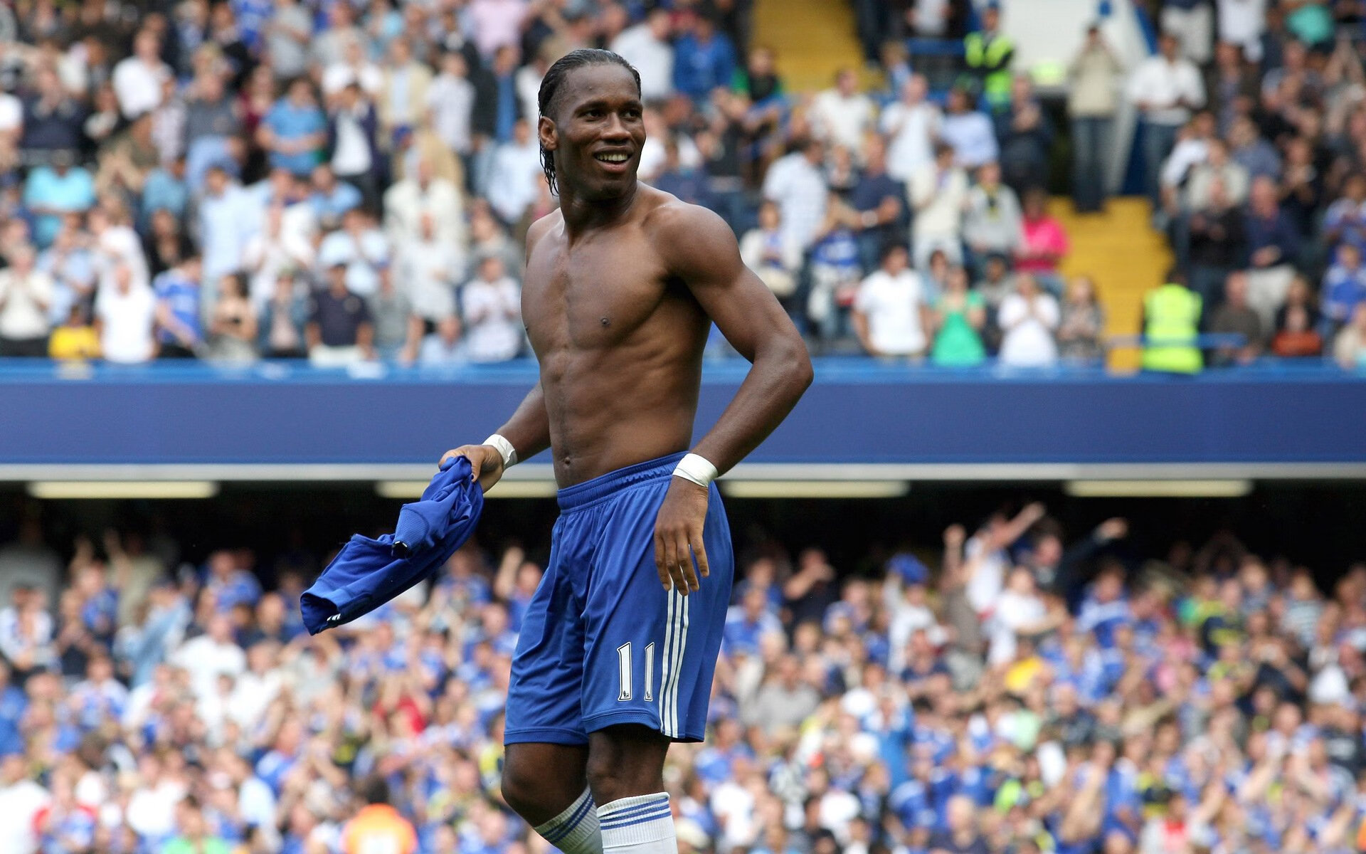 马刺式压制与塔图姆的接管艺术，季后赛的两种统治力